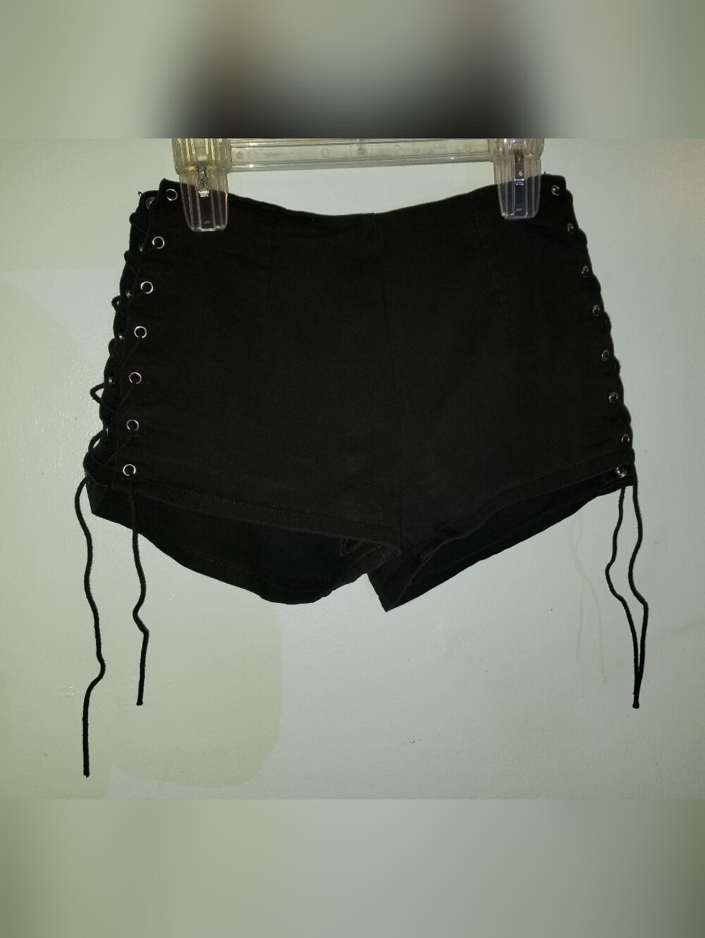 Black Lace Up Side  Women’s Shorts With Stretch And Zipper
